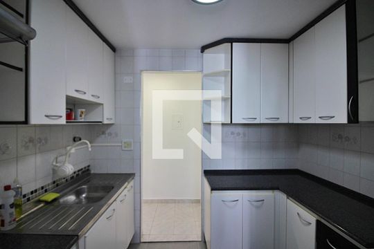 Cozinha de apartamento para alugar com 2 quartos, 55m² em Santa Terezinha, São Bernardo do Campo