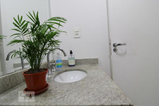 Pia do banheiro de apartamento à venda com 2 quartos, 58m² em Chácara Santo Antônio (zona Sul), São Paulo
