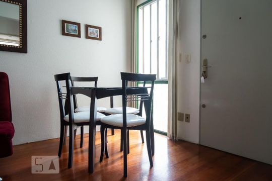 Sala de apartamento à venda com 1 quarto, 64m² em Santo Antônio, Porto Alegre