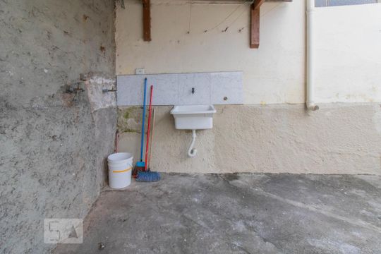 Área de Serviço de casa para alugar com 1 quarto, 70m² em Parque Ramos Freitas, São Paulo