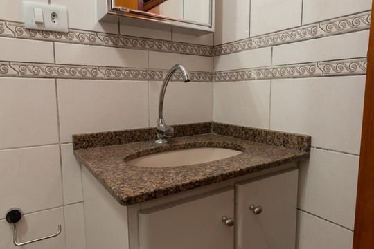 Banheiro da Suíte de apartamento para alugar com 3 quartos, 96m² em Parque Residencial Aquarius, São José dos Campos