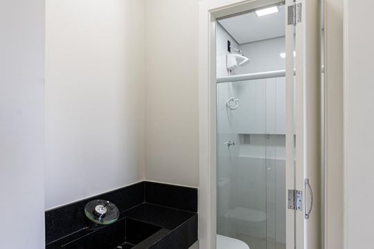 Banheiro Social de apartamento para alugar com 1 quarto, 42m² em Vila Esperança, São Paulo