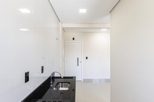 Cozinha de apartamento para alugar com 1 quarto, 42m² em Vila Esperança, São Paulo