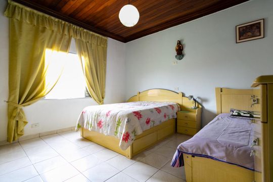 Quarto 1 de casa à venda com 2 quartos, 281m² em Vila São Vicente, São Paulo