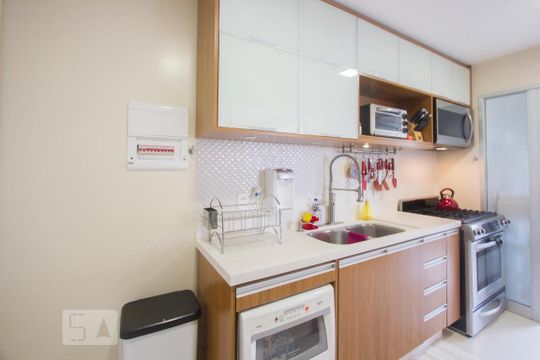 Cozinha de apartamento para alugar com 2 quartos, 105m² em Cidade Monções, São Paulo