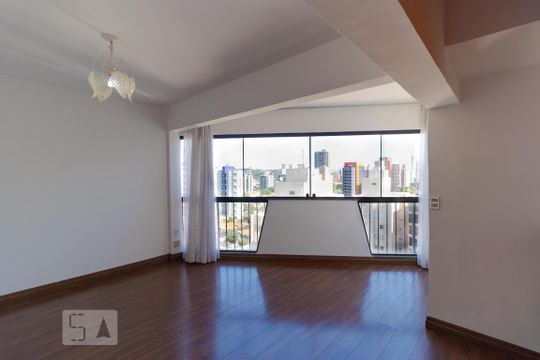 Suíte 01 de apartamento à venda com 3 quartos, 230m² em Cambuí, Campinas