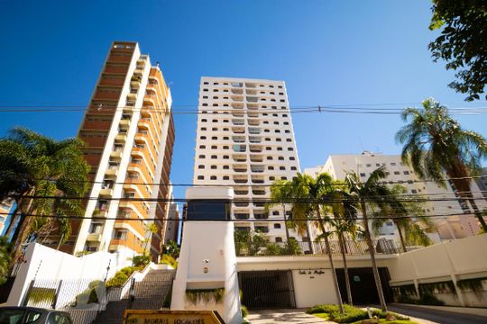 Fachada de apartamento à venda com 3 quartos, 230m² em Cambuí, Campinas