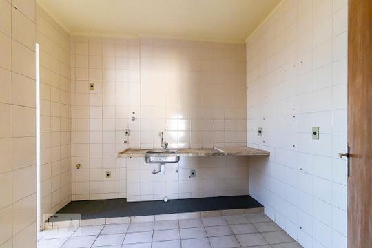 Cozinha de apartamento à venda com 2 quartos, 73m² em Centro, Campinas