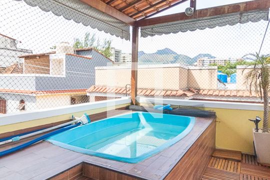 Piscina Coberta de casa à venda com 4 quartos, 368m² em Todos Os Santos, Rio de Janeiro