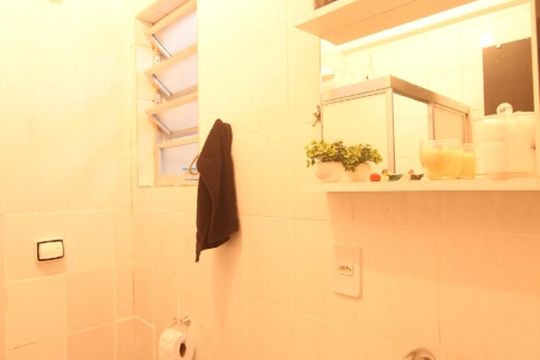 BANHEIRO de apartamento à venda com 1 quarto, 30m² em Floresta, Porto Alegre