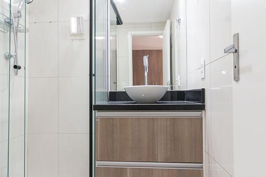 Banheiro quarto 3 suíte de apartamento para alugar com 3 quartos, 77m² em Jardim Flor da Montanha, Guarulhos