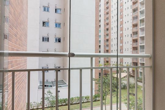Varanda quarto 3 suíte de apartamento para alugar com 3 quartos, 77m² em Jardim Flor da Montanha, Guarulhos