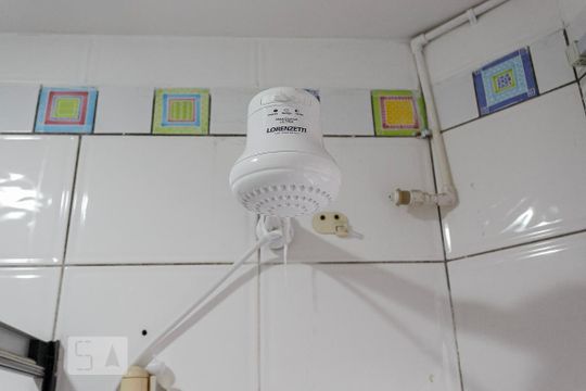 Chuveiro de apartamento para alugar com 2 quartos, 55m² em Perdizes, São Paulo