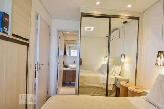 Dormitório de apartamento à venda com 1 quarto, 43m² em Campo Belo, São Paulo