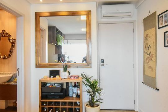 Sala Hall de apartamento à venda com 1 quarto, 43m² em Campo Belo, São Paulo