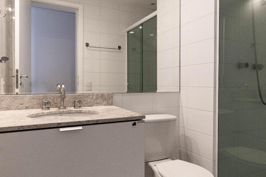 Banheiro Social de apartamento à venda com 2 quartos, 72m² em Vila Clementino, São Paulo