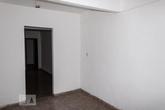 Sala de casa para alugar com 1 quarto, 55m² em Campo Grande, Rio de Janeiro