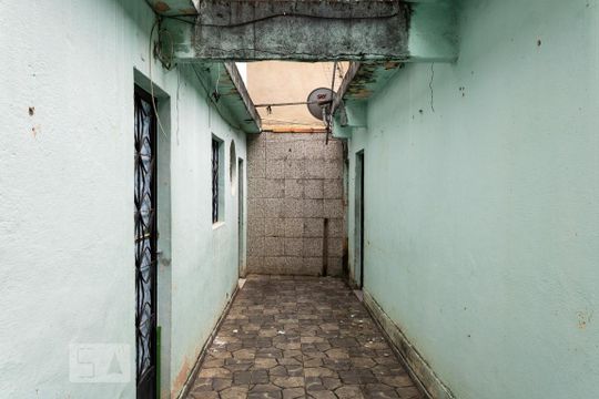 Entrada de casa para alugar com 1 quarto, 55m² em Campo Grande, Rio de Janeiro