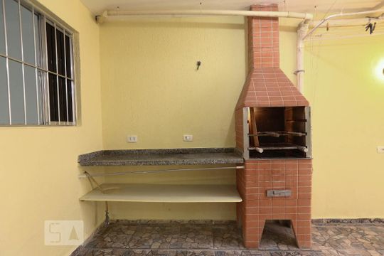 Quintal de casa para alugar com 1 quarto, 30m² em Jardim Beatriz, São Paulo