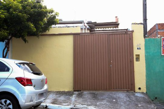 Fachada de casa para alugar com 1 quarto, 30m² em Jardim Beatriz, São Paulo