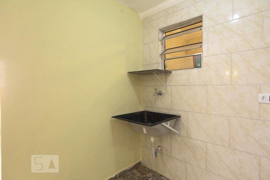 Área de Serviço de casa para alugar com 1 quarto, 30m² em Jardim Beatriz, São Paulo