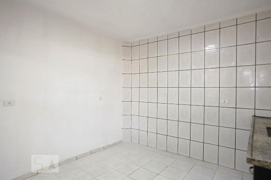 Cozinha de casa para alugar com 1 quarto, 30m² em Jardim Beatriz, São Paulo