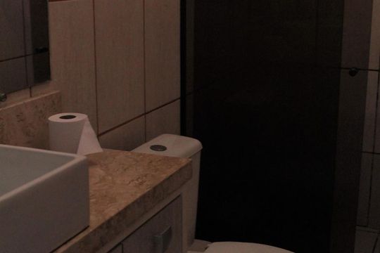 Banheiro social de casa à venda com 2 quartos, 70m² em Estância Velha, Canoas