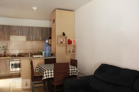 Casa à venda com 2 quartos, 70m² em Estância Velha, Canoas