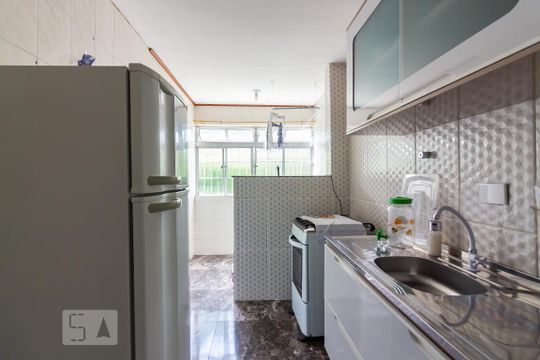 Cozinha de apartamento à venda com 2 quartos, 55m² em Cidade das Flores, Osasco
