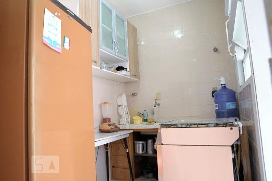 Cosinha de apartamento para alugar com 1 quarto, 53m² em Guilhermina, Praia Grande