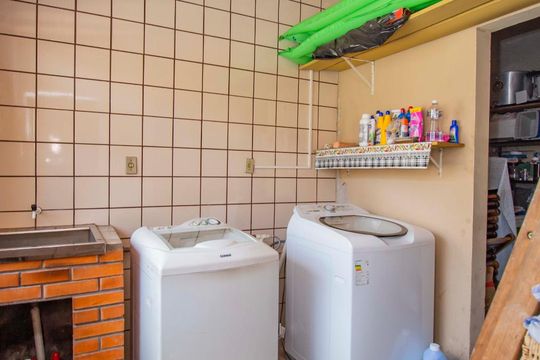 Lavanderia  de casa à venda com 3 quartos, 258m² em Sarandi, Porto Alegre
