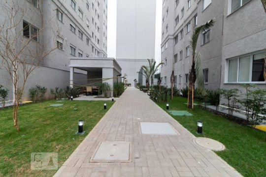 Condomínio  de kitnet/studio para alugar com 1 quarto, 26m² em Brás, São Paulo