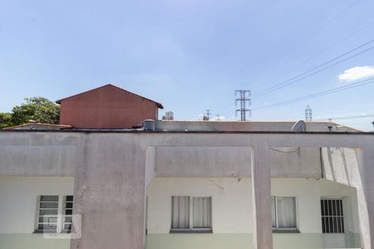 Vista do quarto de casa para alugar com 1 quarto, 35m² em Vila Gustavo, São Paulo