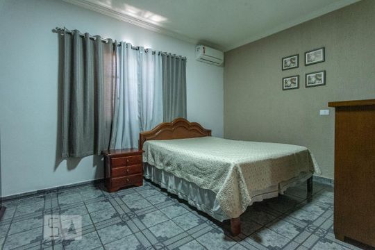 Suíte de casa à venda com 4 quartos, 336m² em Parque Jambeiro, Campinas
