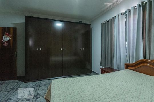 Suíte de casa à venda com 4 quartos, 336m² em Parque Jambeiro, Campinas