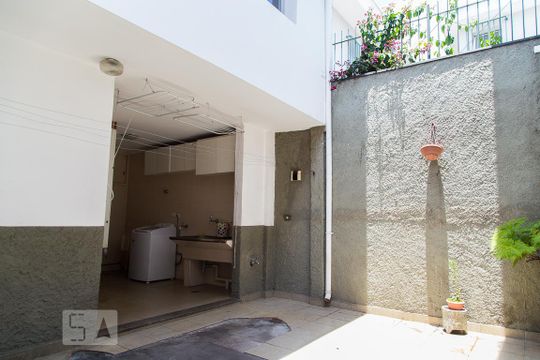 Quintal de casa à venda com 4 quartos, 216m² em Planalto Paulista, São Paulo