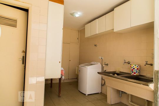 Área de serviço de casa à venda com 4 quartos, 216m² em Planalto Paulista, São Paulo