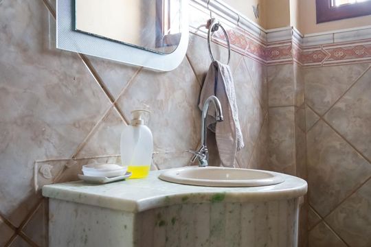 Lavabo de casa à venda com 3 quartos, 180m² em Campo Novo, Porto Alegre