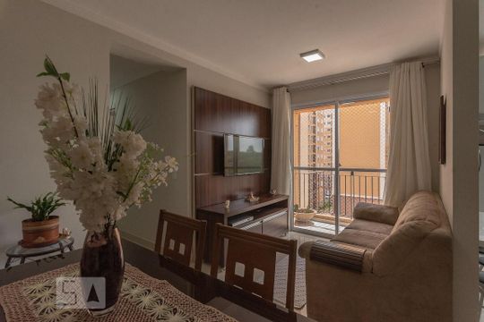 Sala de apartamento para alugar com 2 quartos, 58m² em Vila Satúrnia, Campinas