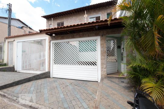 Fachada de casa à venda com 3 quartos, 350m² em Bela Vista, Osasco