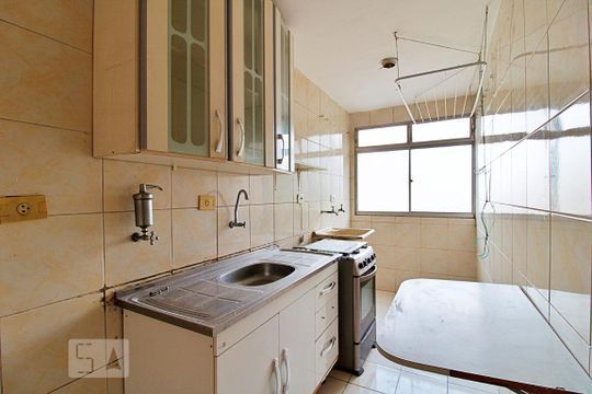 Cozinha de apartamento para alugar com 3 quartos, 40m² em Jardim Leônidas Moreira, São Paulo