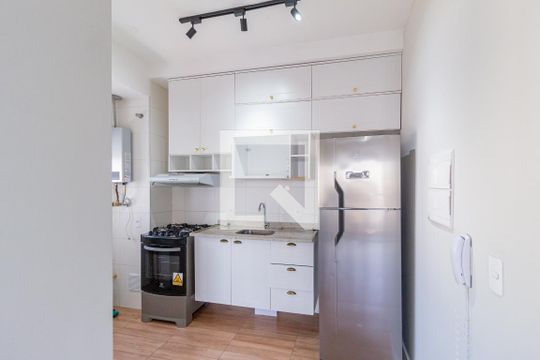 Cozinha e área de serviço de apartamento à venda com 2 quartos, 45m² em Presidente Altino, Osasco