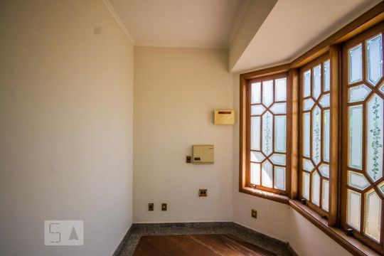 Escritório de casa à venda com 5 quartos, 700m² em Parque Taquaral, Campinas