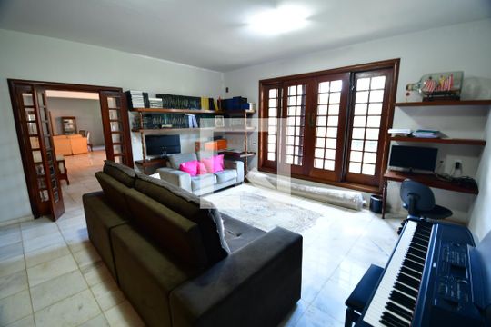 Sala de casa de condomínio à venda com 4 quartos, 850m² em Sítios de Recreio Gramado, Campinas