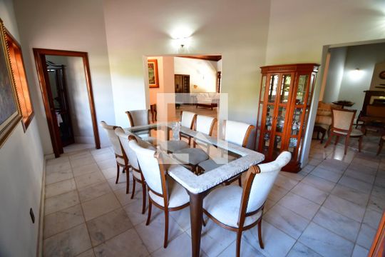 Sala de casa de condomínio à venda com 4 quartos, 850m² em Sítios de Recreio Gramado, Campinas