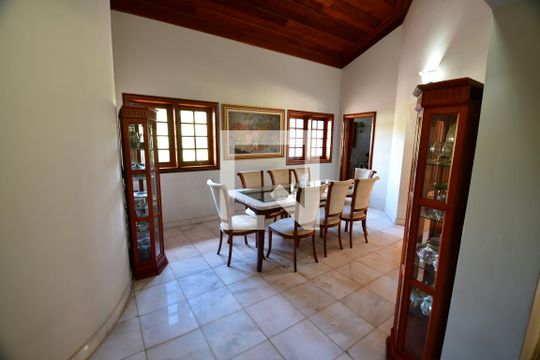 Sala de casa de condomínio à venda com 4 quartos, 850m² em Sítios de Recreio Gramado, Campinas