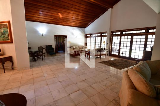 Sala de casa de condomínio à venda com 4 quartos, 850m² em Sítios de Recreio Gramado, Campinas