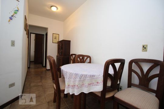Sala de apartamento para alugar com 2 quartos, 65m² em Jardim Las Palmas, Guarujá