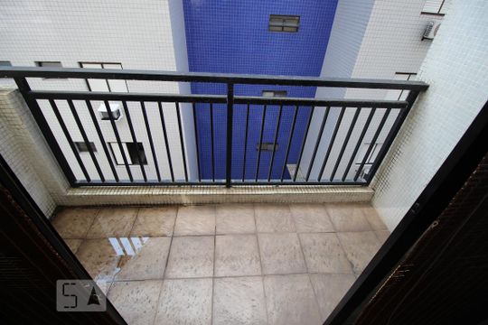 Varanda de apartamento para alugar com 2 quartos, 65m² em Jardim Las Palmas, Guarujá