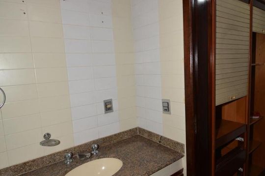 Banheiro da Suite 1 de casa à venda com 4 quartos, 315m² em Vila Valqueire, Rio de Janeiro